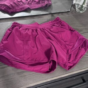 Lululemon Hotty Hot MR 4” Shorts